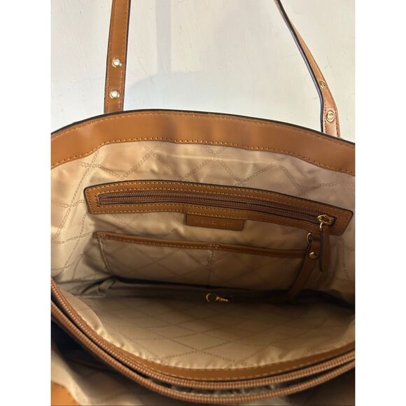 MK shoulder Michael Kors Voyager Signature Logo shoulder bag 16"x11" - Picture 7 of 11